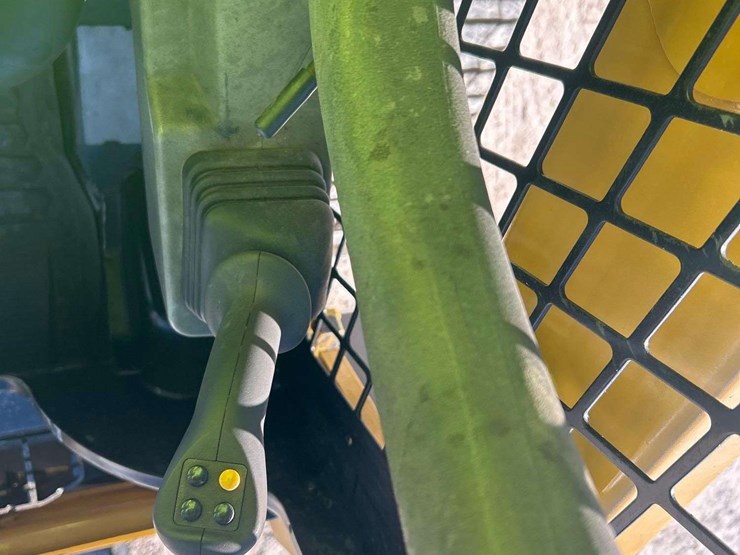 2019-caterpillar-239d3-image-15