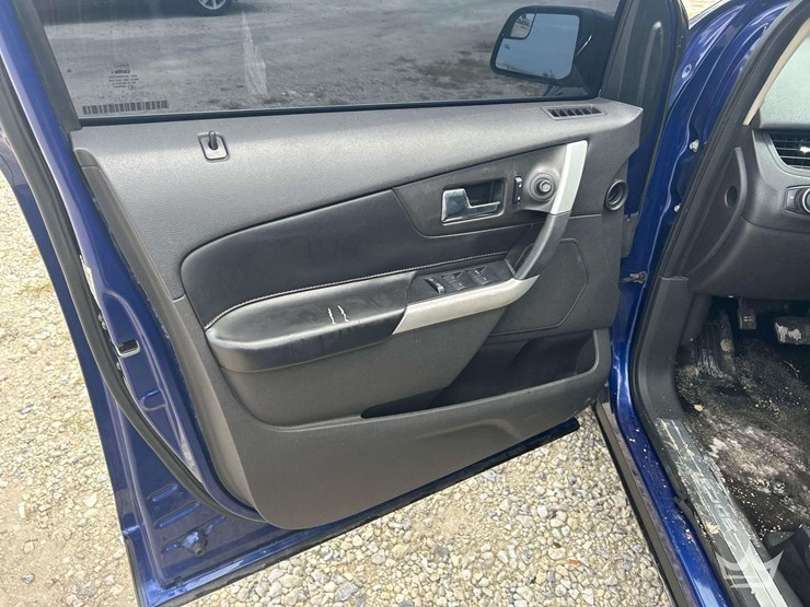 2013-ford-edge-image-13