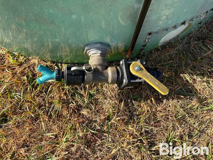 1300-gal-poly-tank-image-9