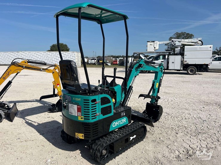unused-2025-cfg-industrial-qh12r-mini-excavator-image-3