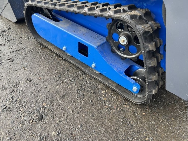 2025-kylin-ky460-compact-track-loader-image-12