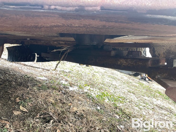 new-holland-ts100-image-13