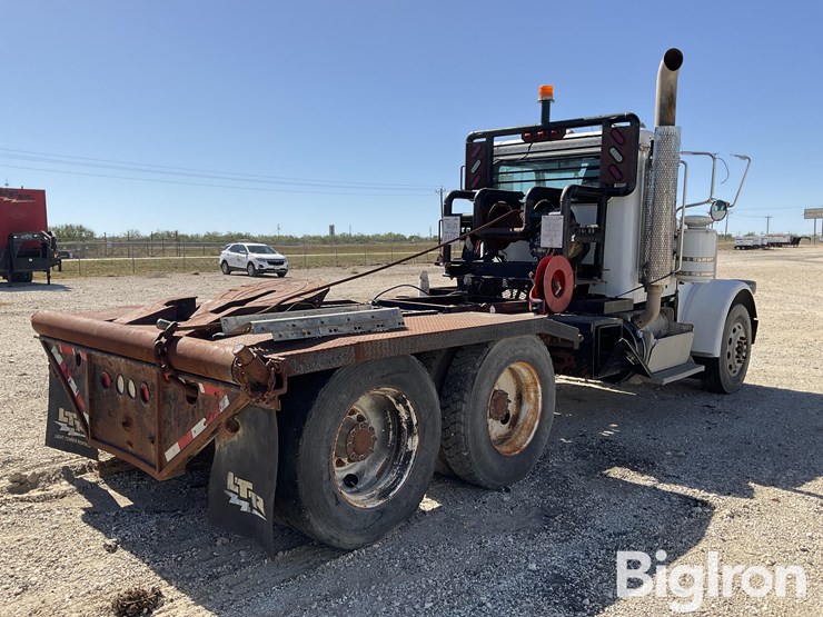 peterbilt-388-image-5