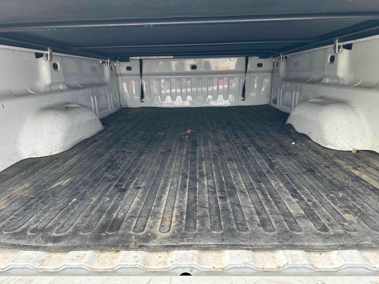 2012-chevrolet-silverado-pick-up-image-8