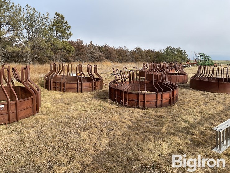 hi-qual-round-hay-feeders-image-3