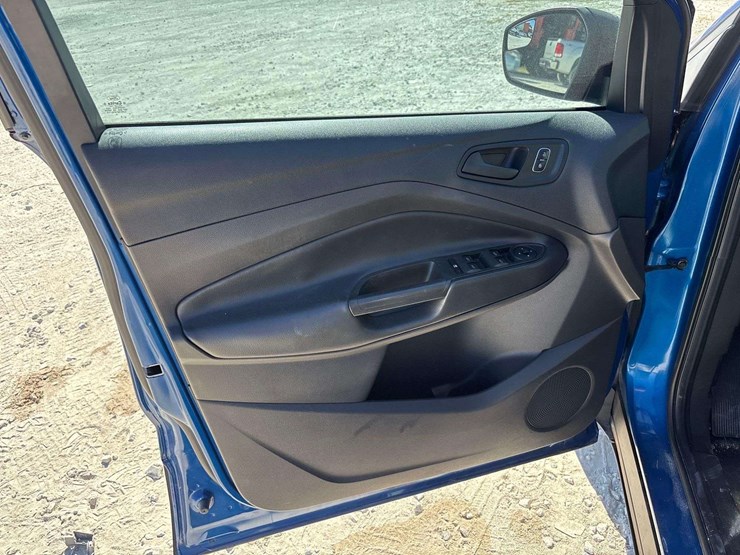 2017-ford-escape-image-11