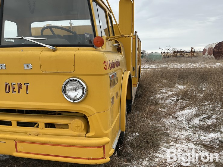 1973-ford-c750-image-9