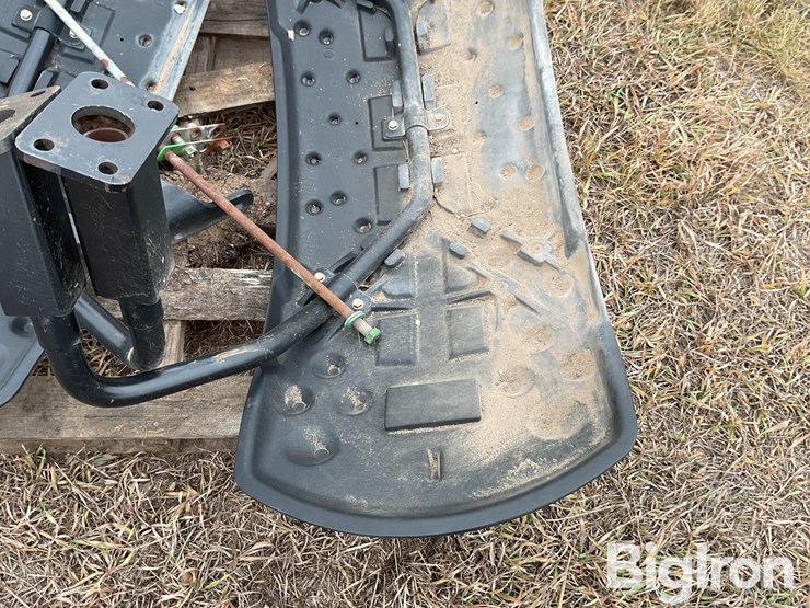 john-deere-front-fenders-image-10