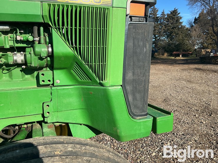 john-deere-8200-image-19