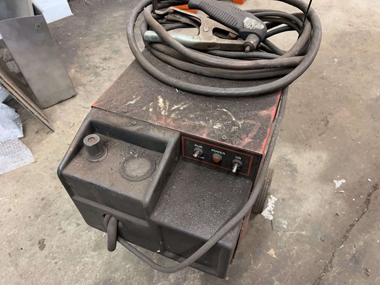 century-plasma-cutter-image-3