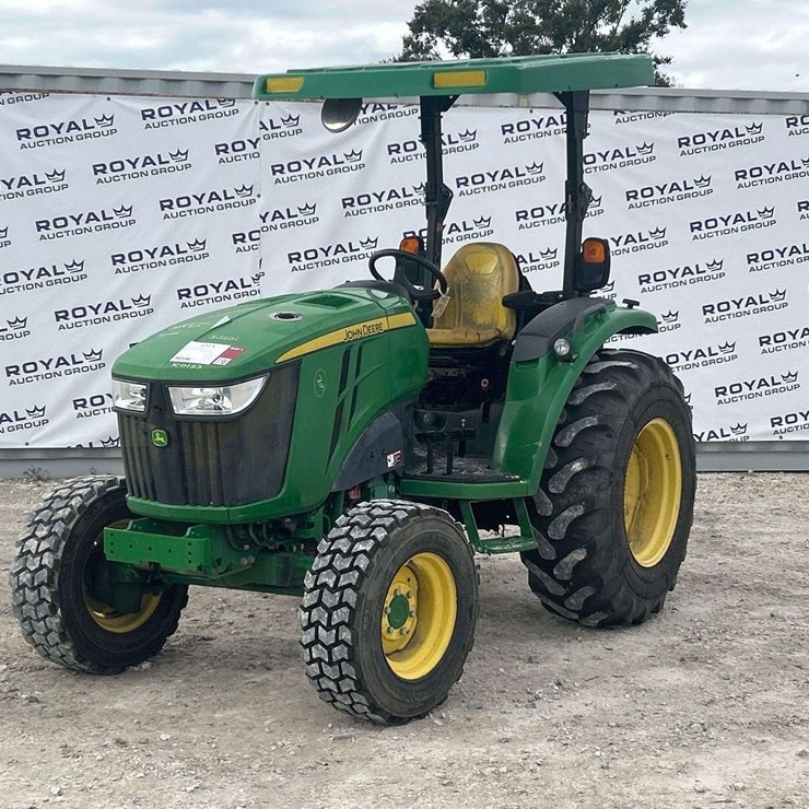 2016 John Deere 4044R 42HP 4WD Utility Tractor