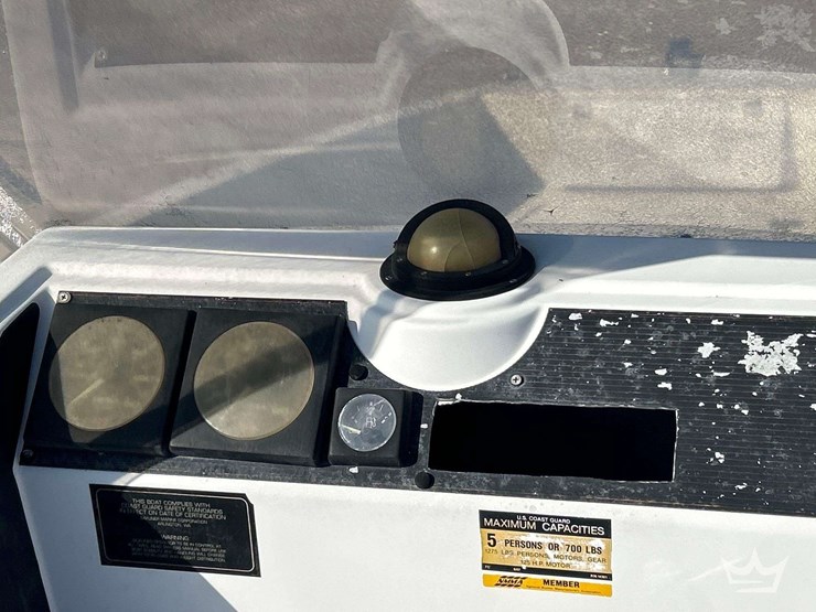 1990-bayliner-19ft-trophy-center-console-boat-w/-s/a-20ft-boat-trailer-image-10