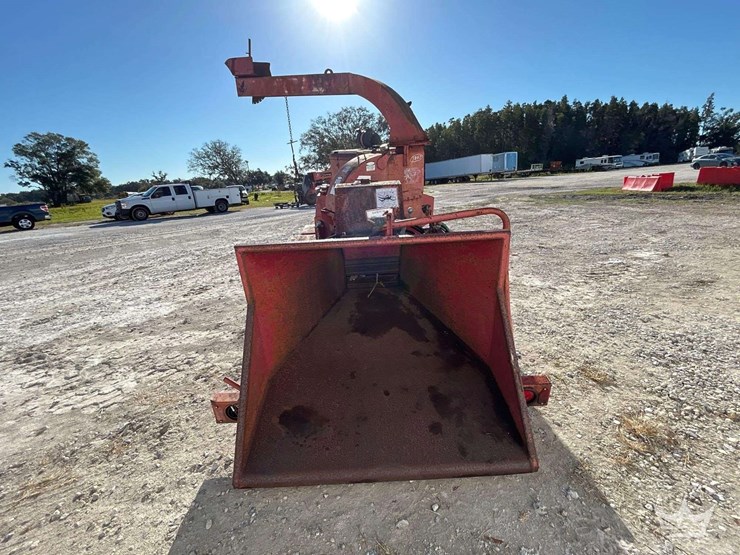 2000-morbark-towable-brush-chipper-image-19