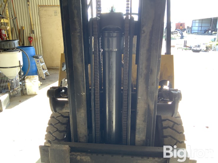 yale-forklift-image-12