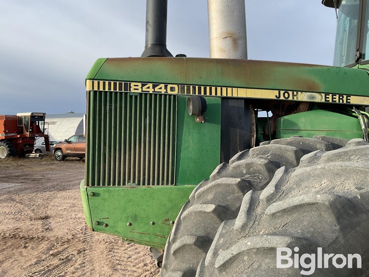 john-deere-8440-image-20