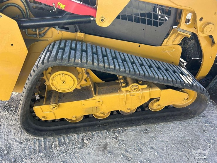 2017-caterpillar-249d-compact-track-loader-skid-steer-image-19