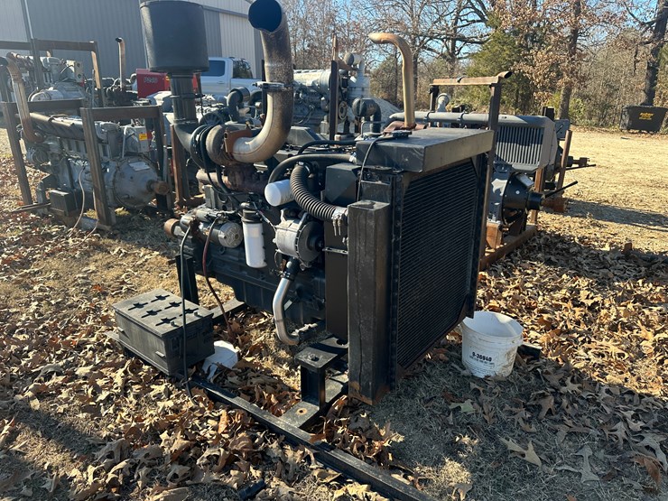 #32907-•-case-6ta830-6-cyl-power-unit-image-2