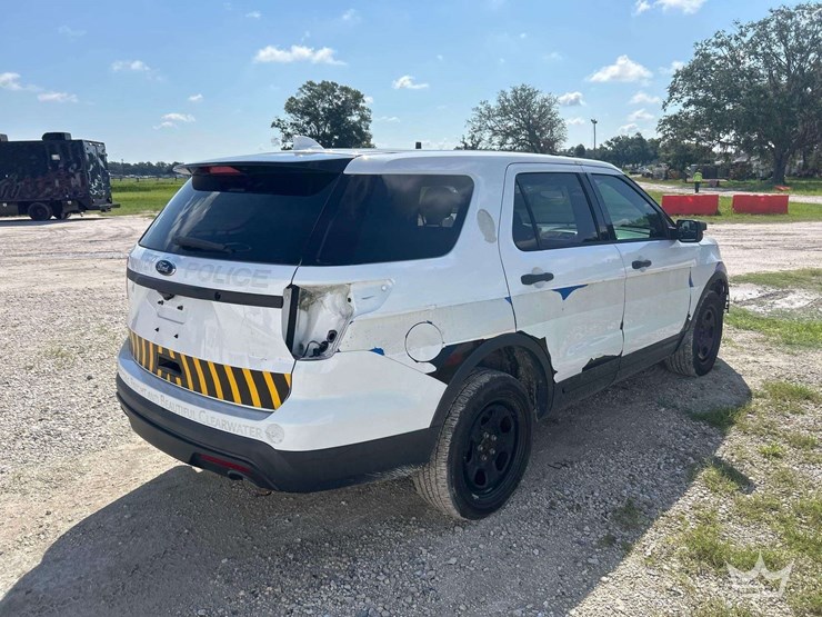 2017-ford-explorer-image-3