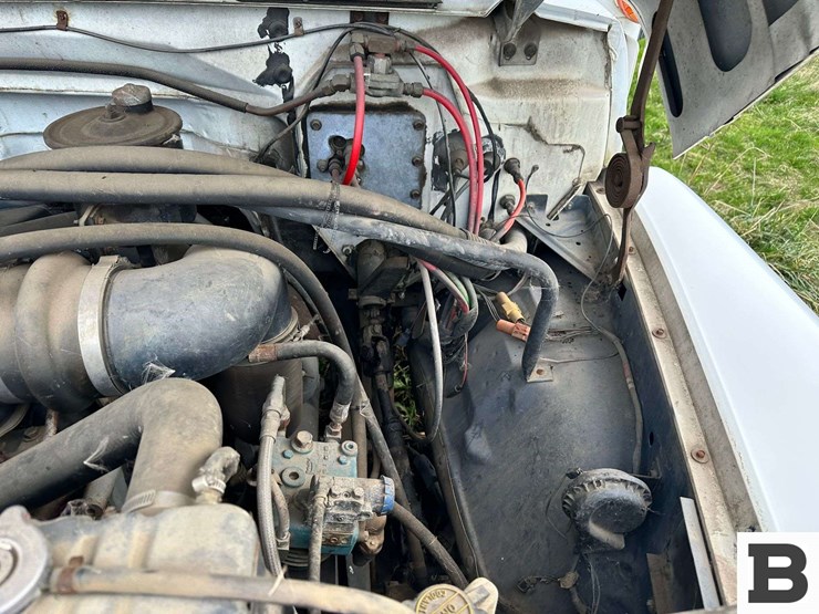 1988-ford-b700-image-16