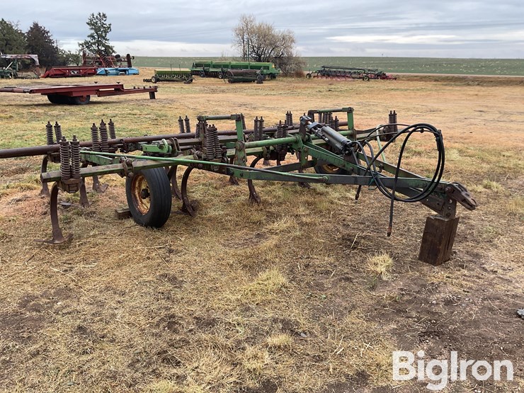 john-deere-field-cultivator-image-3