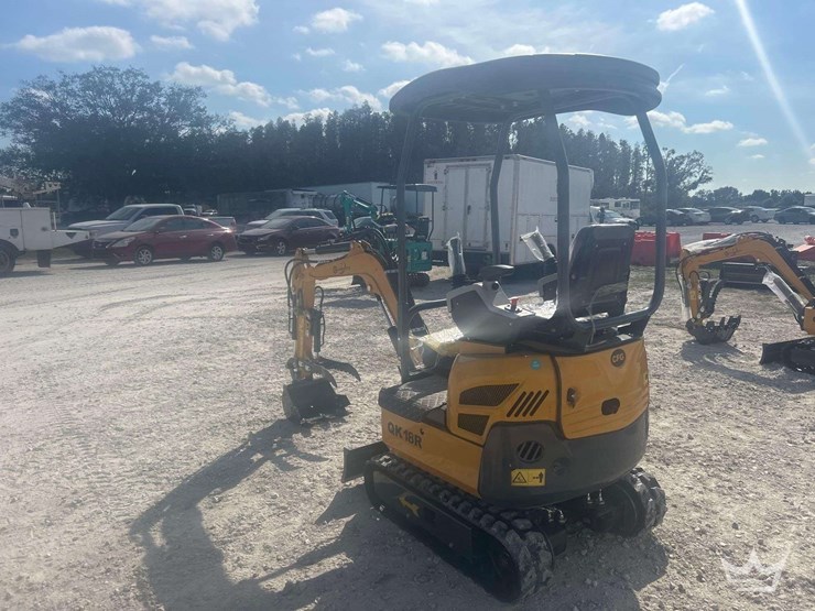 2025-cfg-industrial-qk18r-mini-excavator-image-4