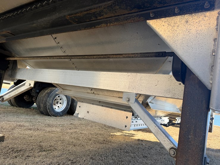 wilson-hopper-bottom-image-25