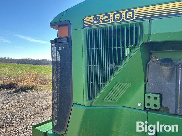 john-deere-8200-image-16