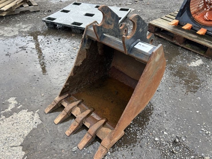 wb-22"-dig-bucket-image-1