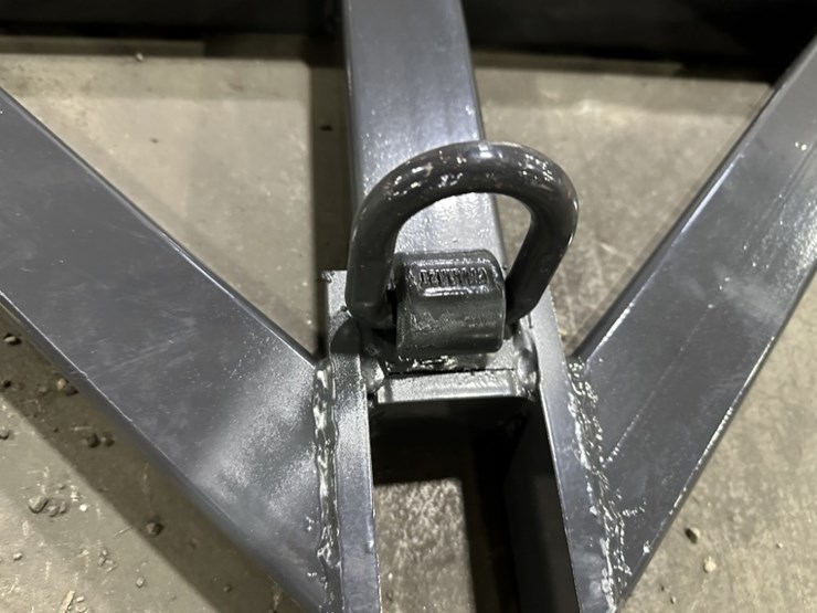 2025-wolverine-2601c-utility-hitch-adapter-image-3