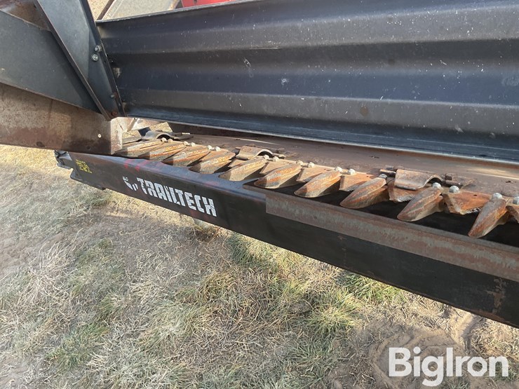 case-ih-platform-header-w/trailer-image-19