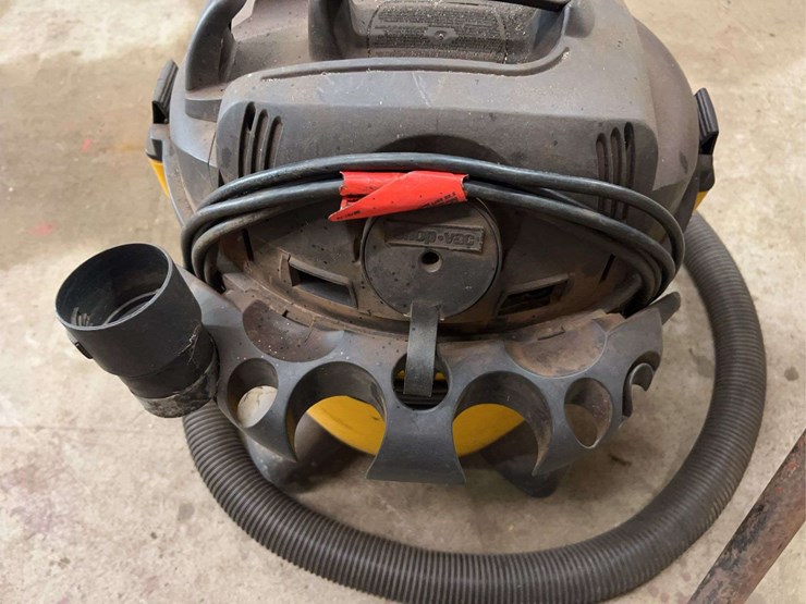 pipe-vise-and-shop-vac-image-12