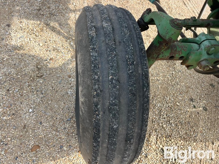 john-deere-4010-image-15