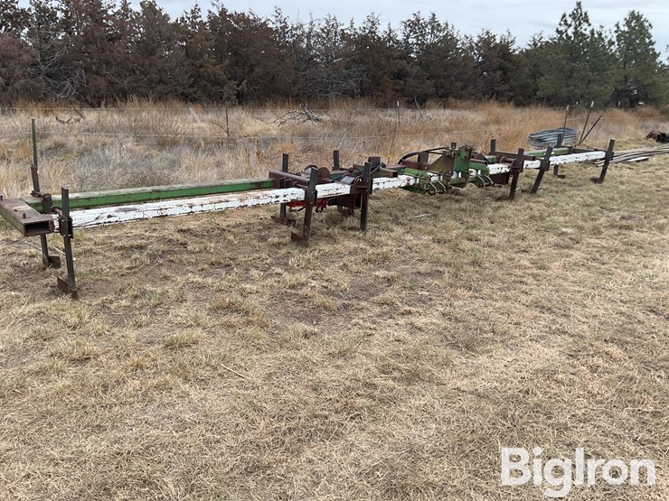 hydraulic-folding-tool-bar-image-3