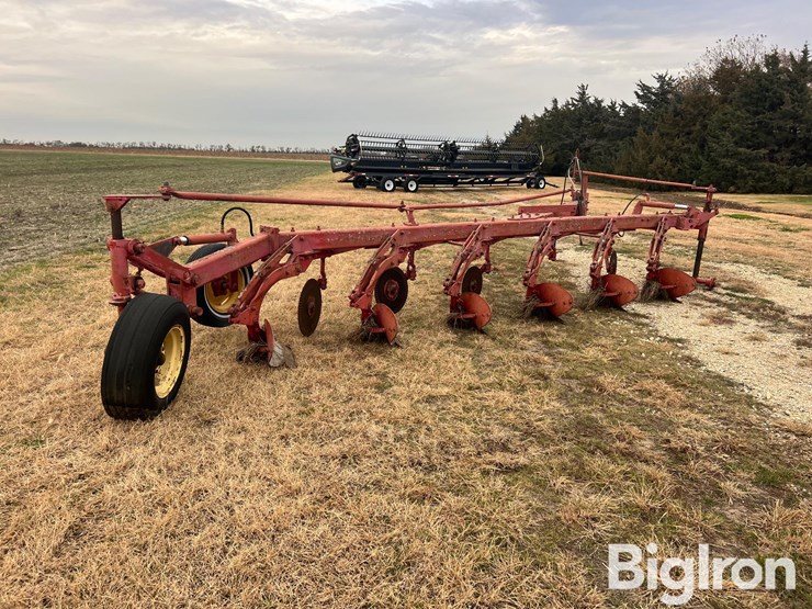 massey-ferguson-880-image-5