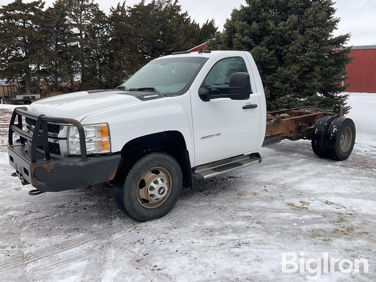 chevrolet-silverado-3500hd-image-1