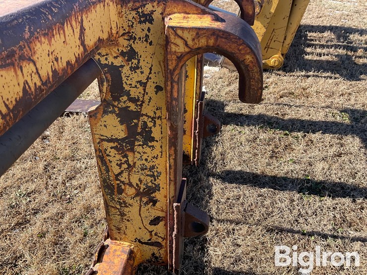 2009-caterpillar-60-image-15