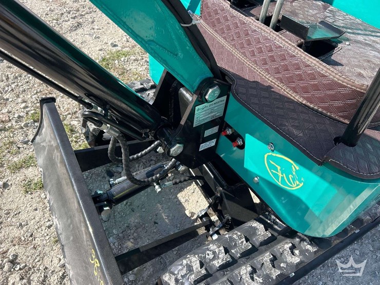 unused-2025-cfg-industrial-h15r-mini-excavator-image-17