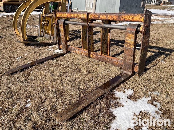 2009-caterpillar-60-image-1