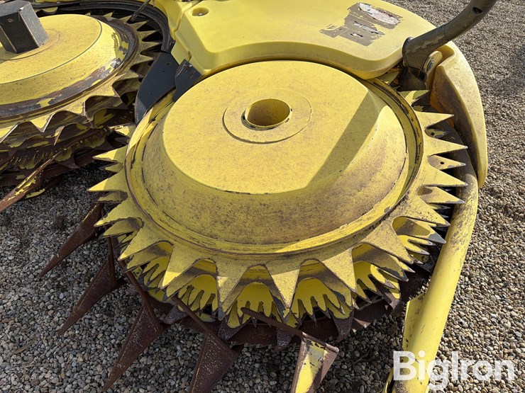 2022-john-deere-772-image-11