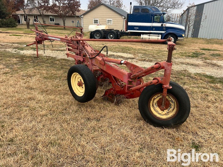 massey-ferguson-880-image-7