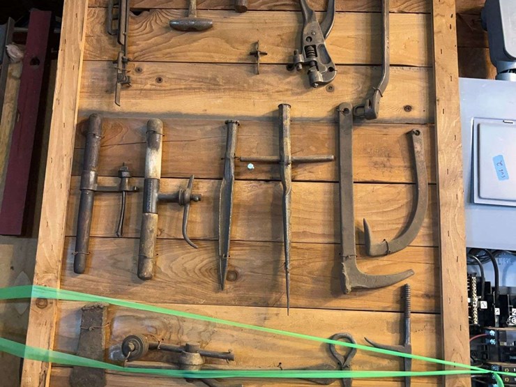wall-of-tools-image-11