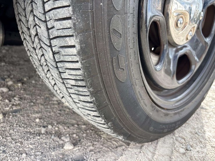 2014-ford-explorer-image-24