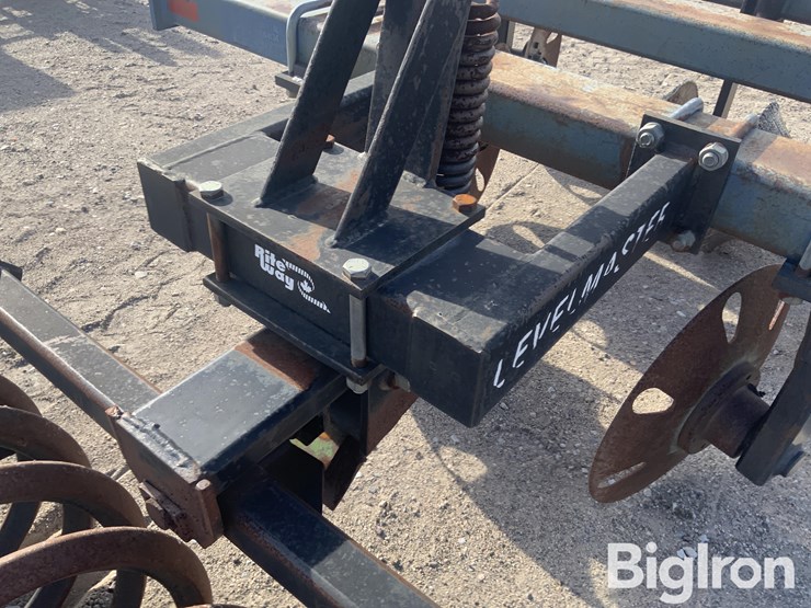 blu-jet-track-master-image-17