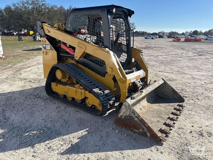 2017-caterpillar-249d-compact-track-loader-skid-steer-image-2