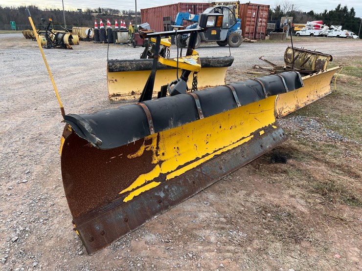 9’-fisher-snow-plow-with-minute-mount-image-3