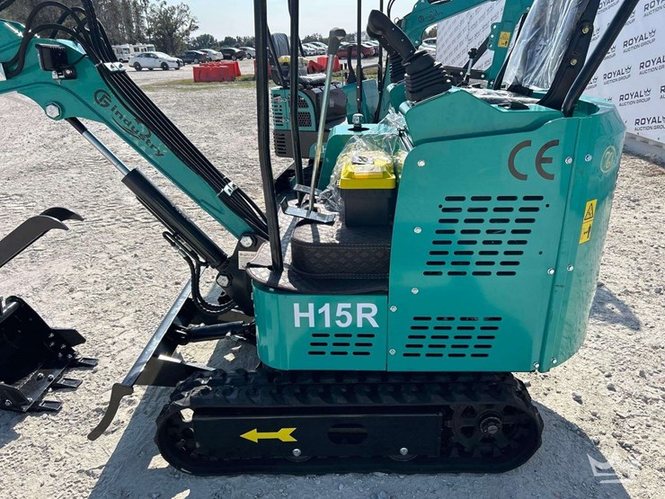 unused-2025-cfg-industrial-h15r-mini-excavator-image-18