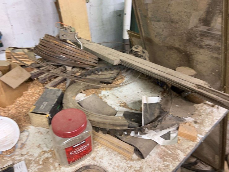 contents-of-wood-working-room-image-31