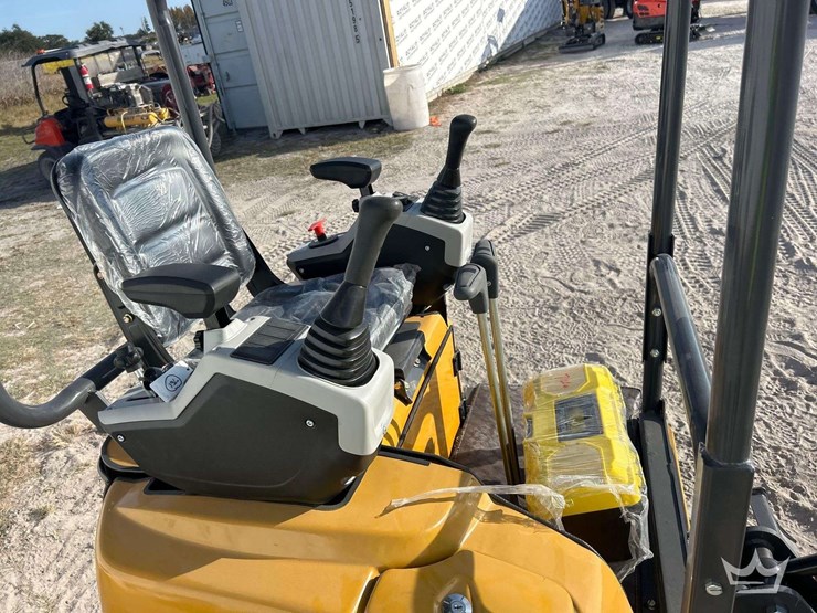 2025-cfg-industrial-qk20r-mini-excavator-image-9