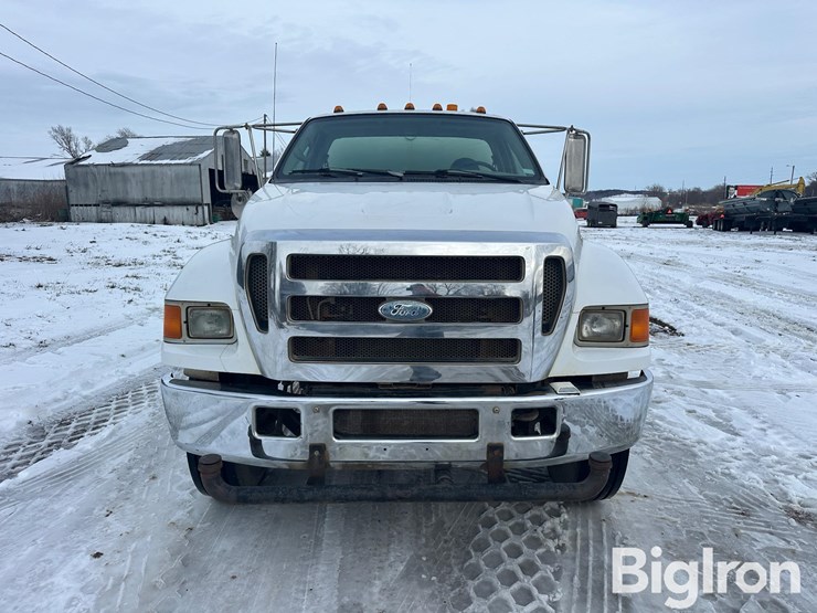 ford-f750-image-2
