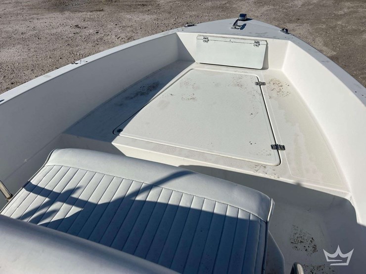 1990-bayliner-19ft-trophy-center-console-boat-w/-s/a-20ft-boat-trailer-image-11